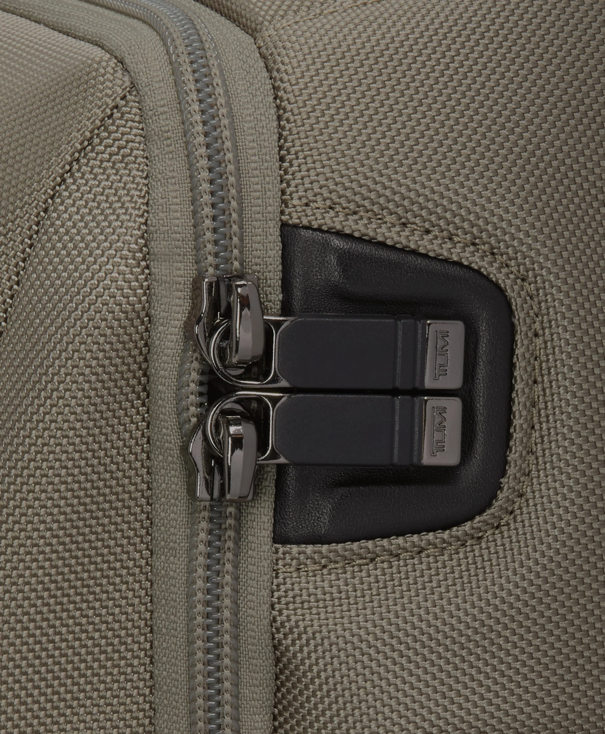 TUMI Alpha 4 Brief Pack Reiserucksack grey alloy