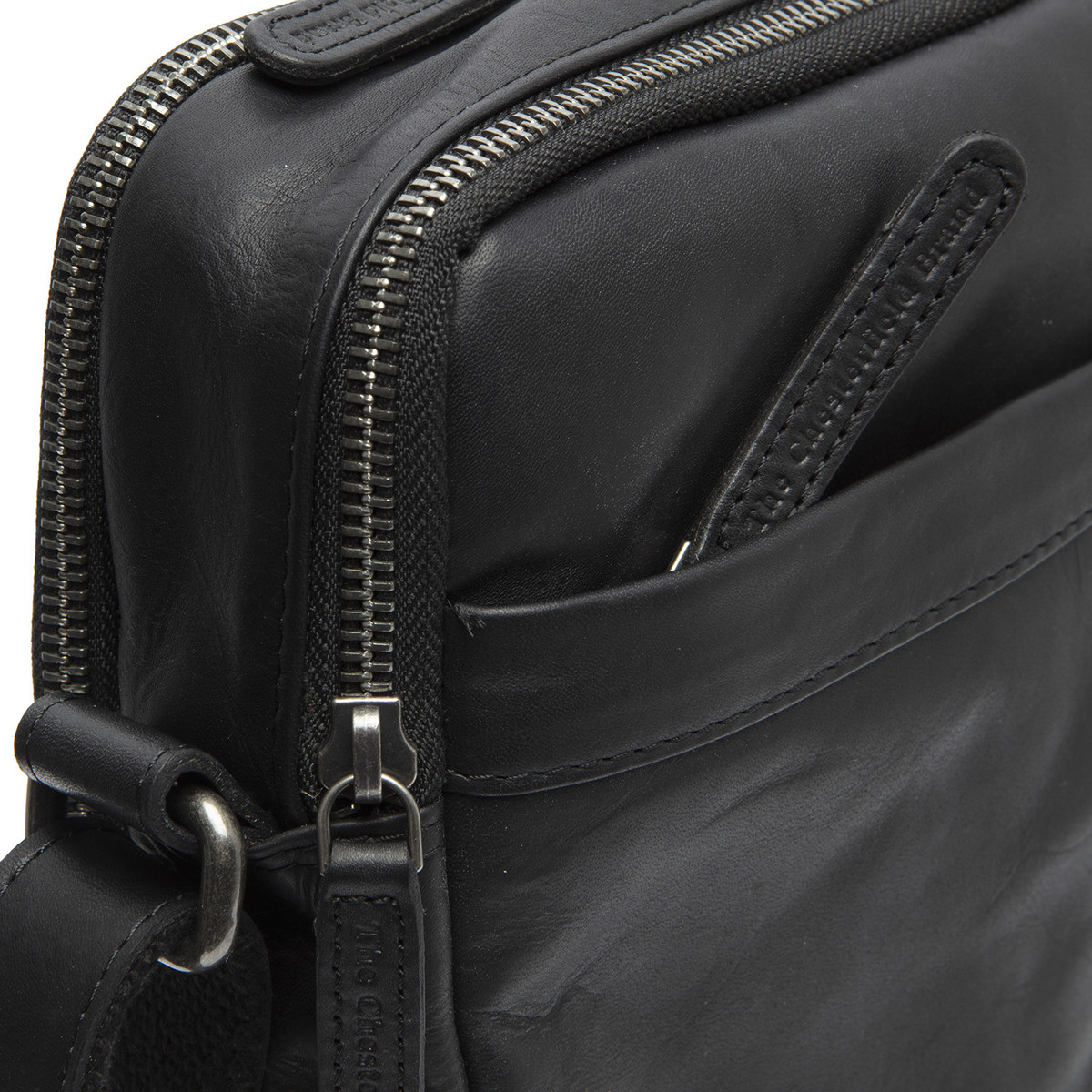 Chesterfield Leder Umhängetasche Alva schwarz